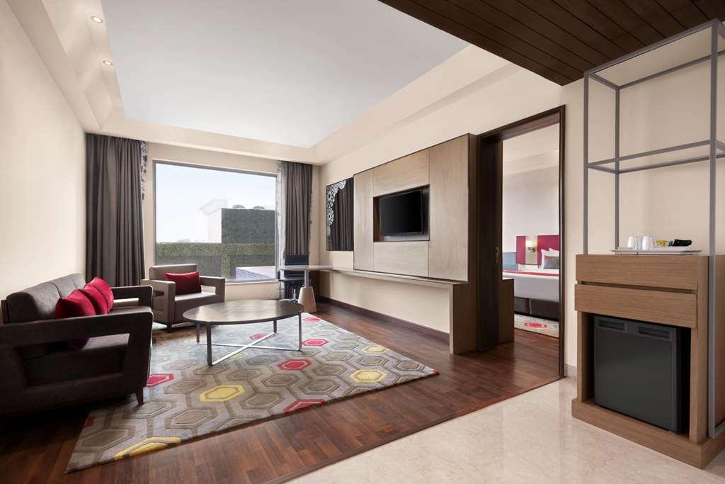 Ramada By Wyndham Lucknow Hotel And Convention Center Номер фото